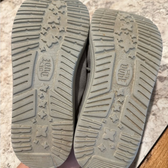 Women’s hey dudes size 7w - Picture 3 of 4